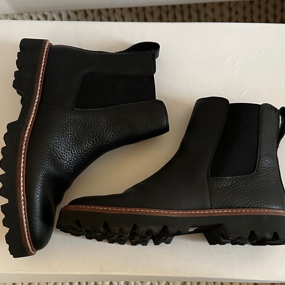 Madewell side gore Chelsea Boots in leather